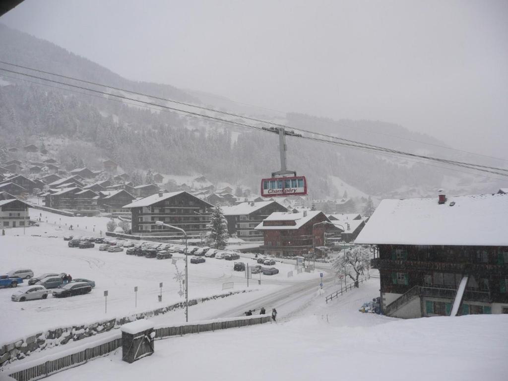 Celine 9, Champery v zimě