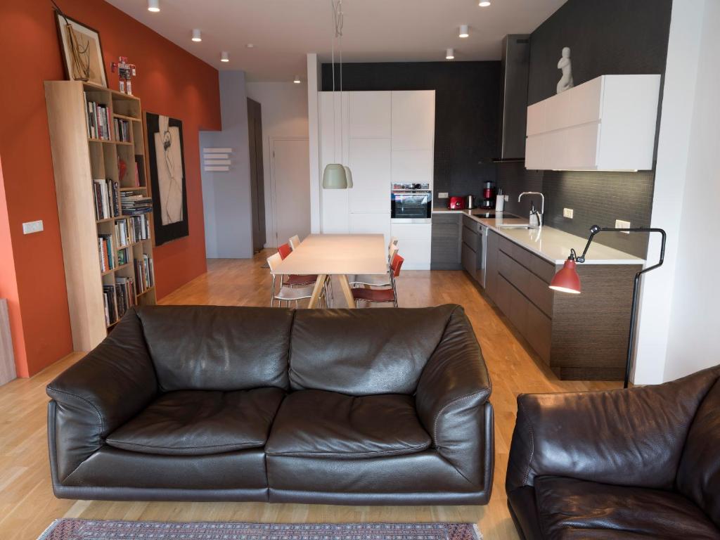 Reykjavík Central Apartments - 豪华三卧室公寓，配阳台和两个浴室