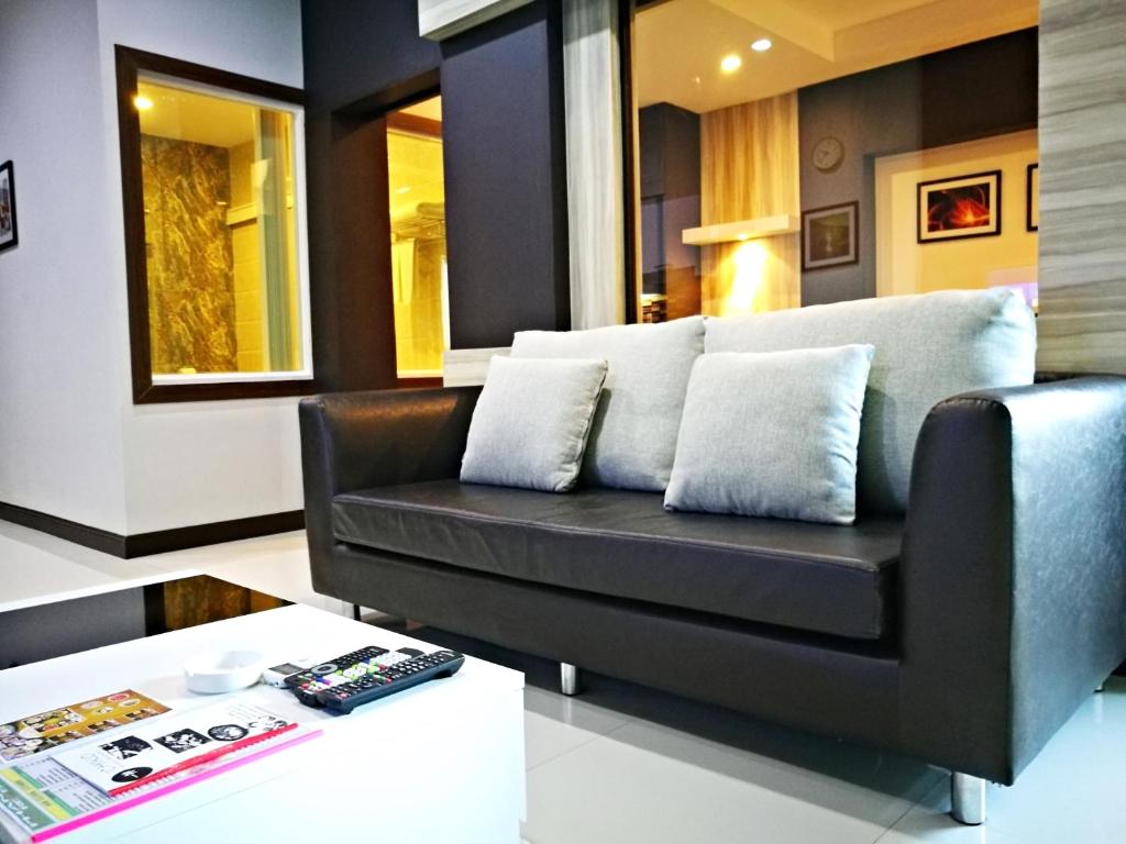 Posezení v ubytování Eastpana Executive Residence 304 Prachinburi