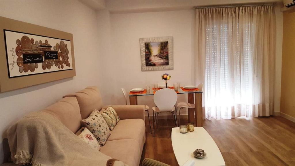 A seating area at Apart. Céntrico San Miguel