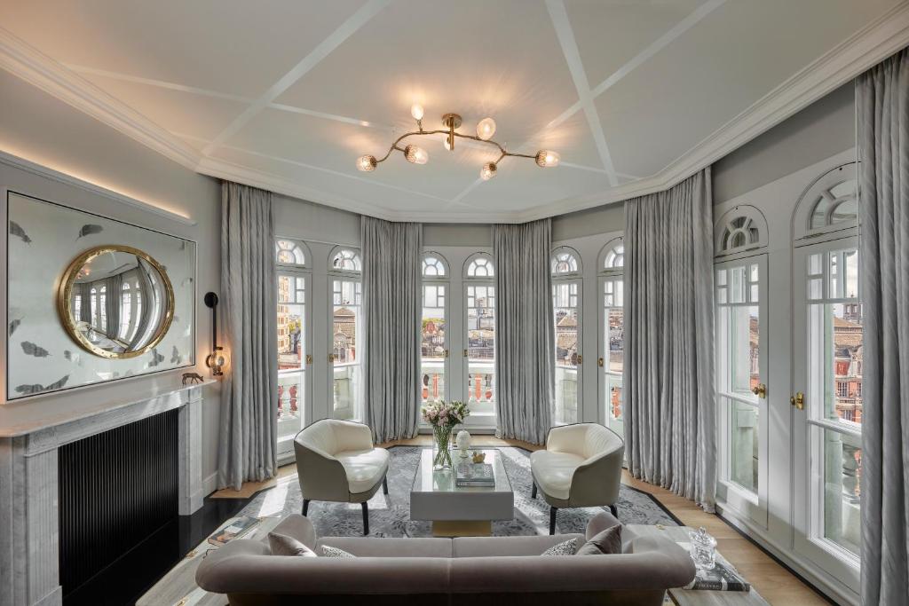 Mandarin Oriental Hyde Park, London - Turret Suite