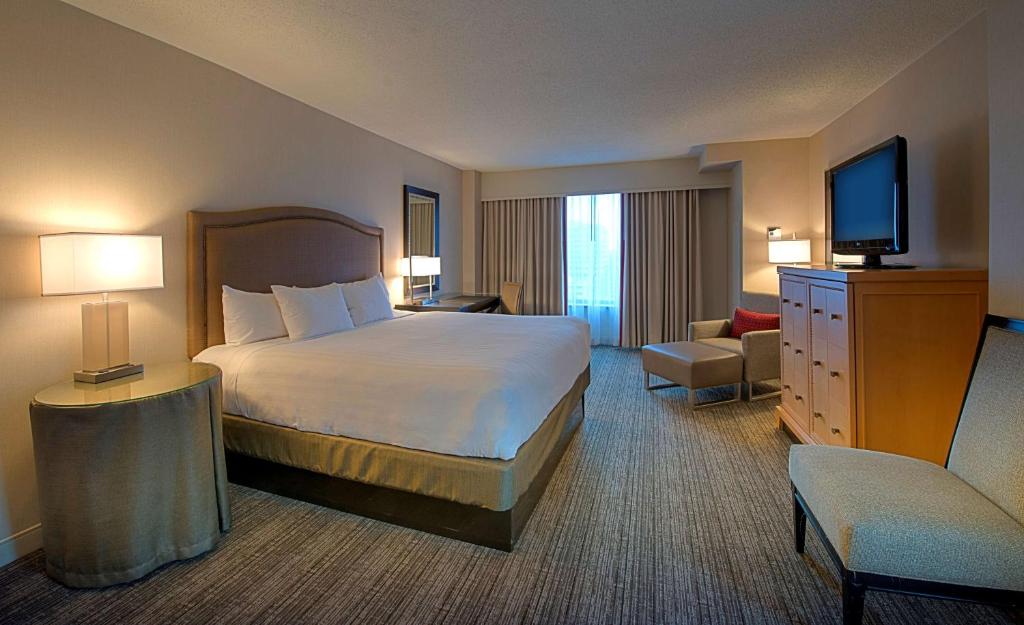 Postel nebo postele na pokoji v ubytování Hyatt Regency Reston