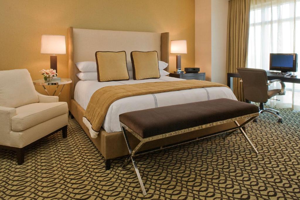 TV a/nebo společenská místnost v ubytování Hyatt Regency Reston