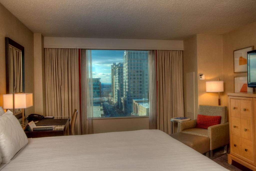 Postel nebo postele na pokoji v ubytování Hyatt Regency Reston