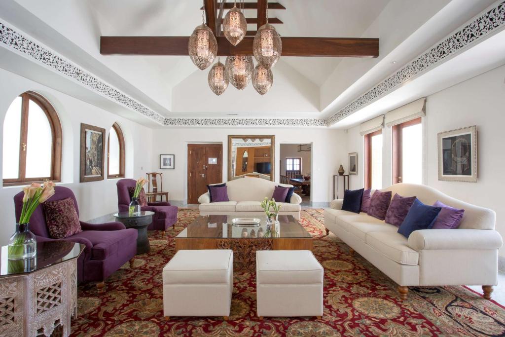 Гостиная зона в Park Hyatt Zanzibar