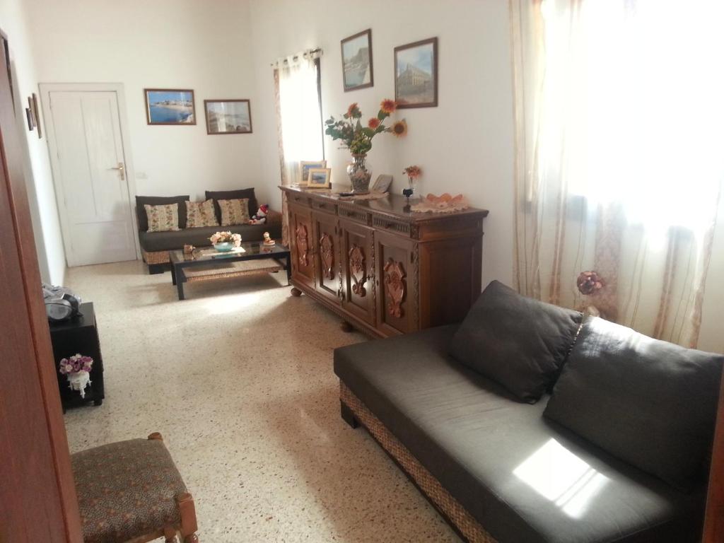 A seating area at Casa di Lory Bruca