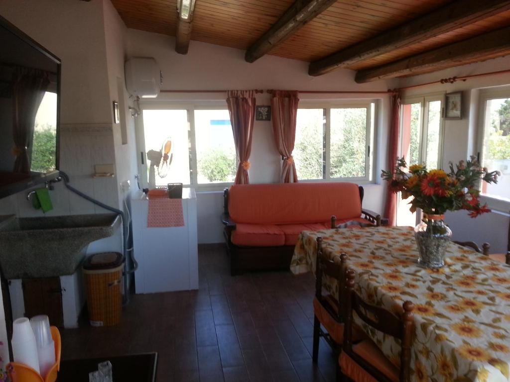A seating area at Casa di Lory Bruca