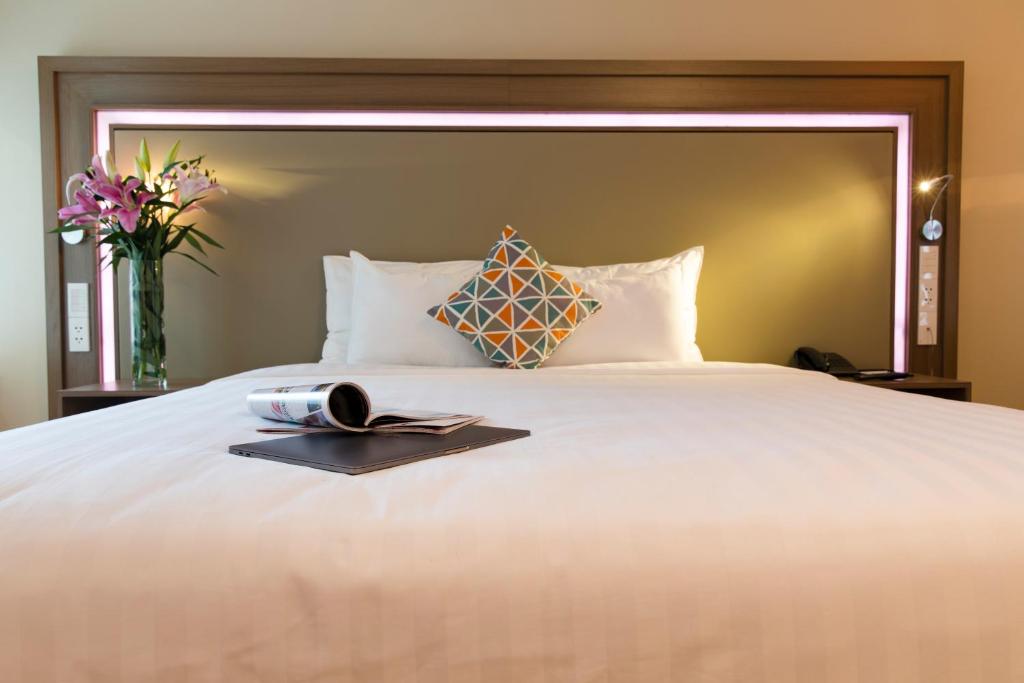 Phòng Deluxe Giường Đôi Nhìn ra Thành phố và có Ban công