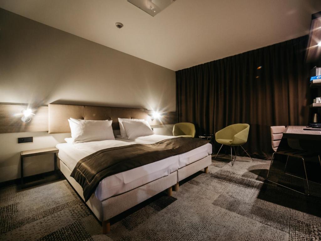 Q Hotel Plus Katowice - 標準的なダブルルーム
