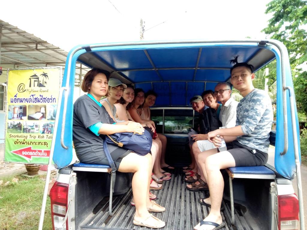Hosté ubytování AtMyHomeStay Bangsaphan