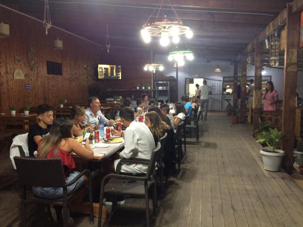 Un restaurant sau alt loc unde se poate mânca la Zero Zero Apartments Sarande