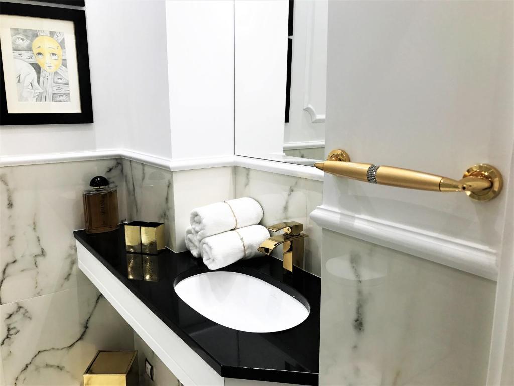 Luxury Suites & Apartments MONDRIAN Market Square II - Resim 31