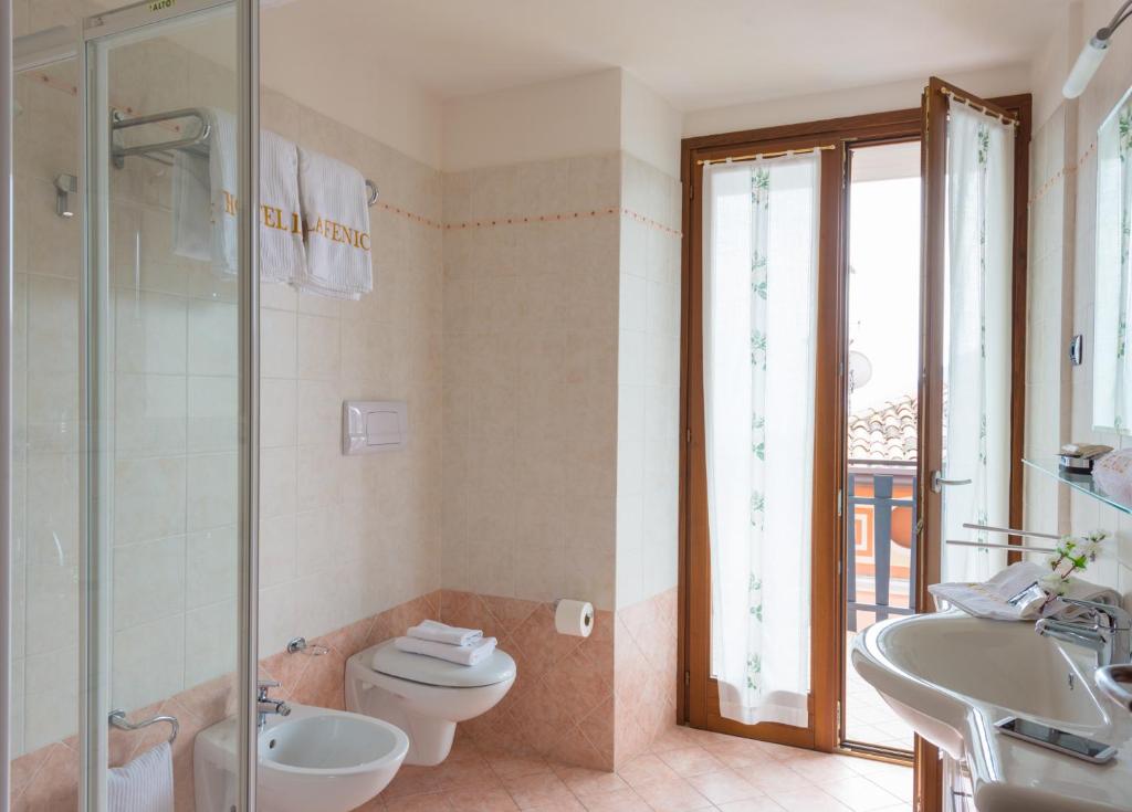 Koupelna v ubytování Hotel La Fenice e Sole