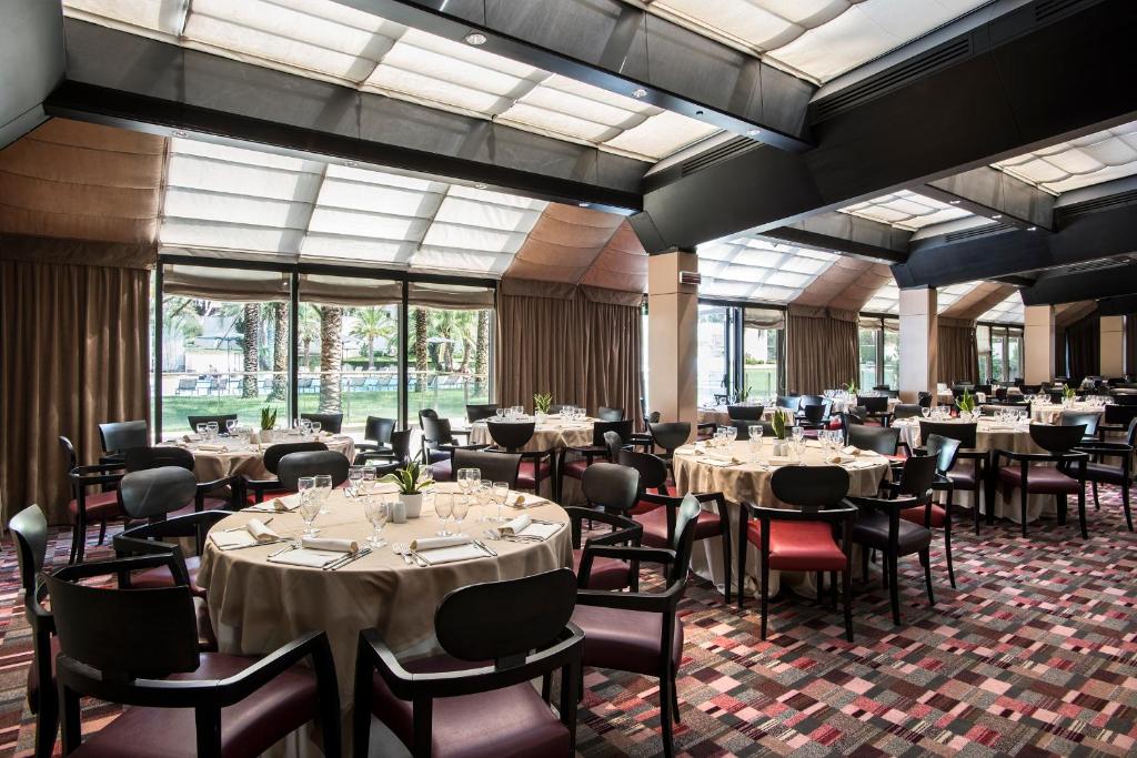 Restauracja lub miejsce do jedzenia w obiekcie Ergife Palace Hotel