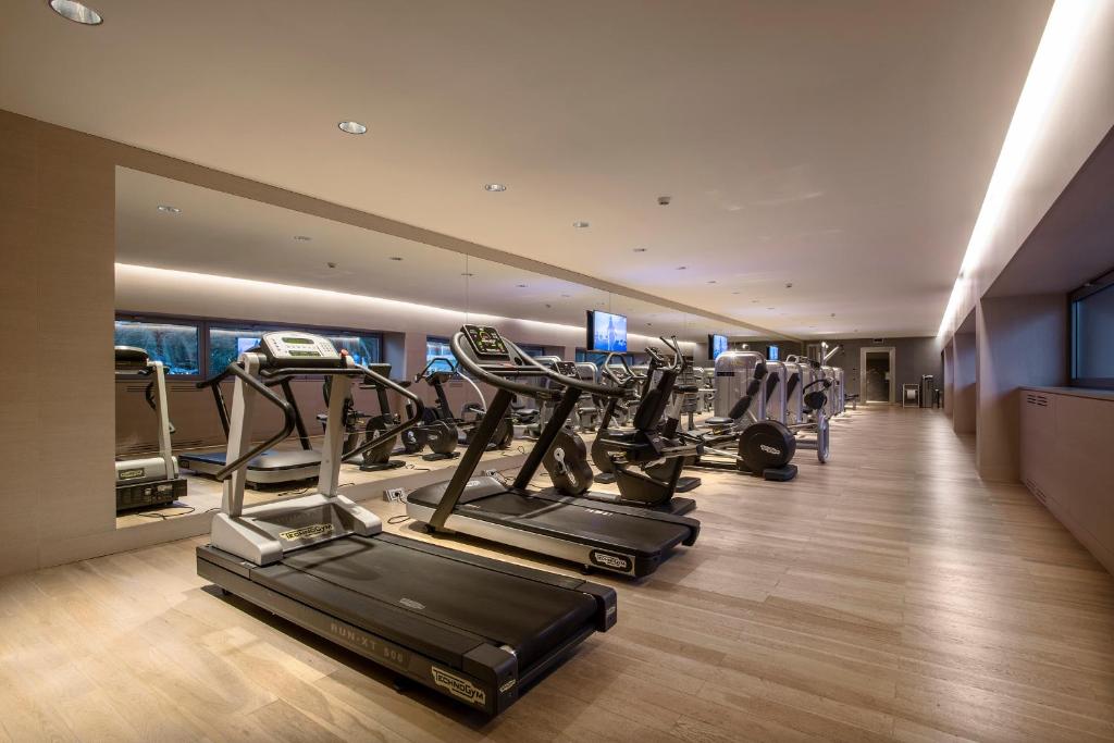 Centrum fitness w obiekcie Ergife Palace Hotel