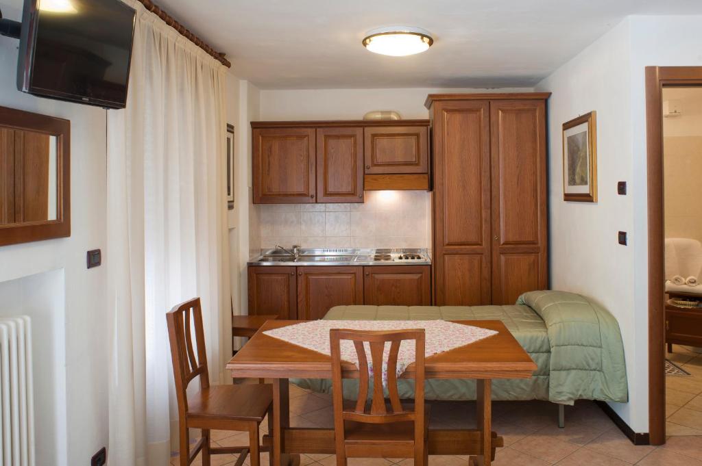 Kuchyň nebo kuchyňský kout v ubytování Albergo Castello da Bonino