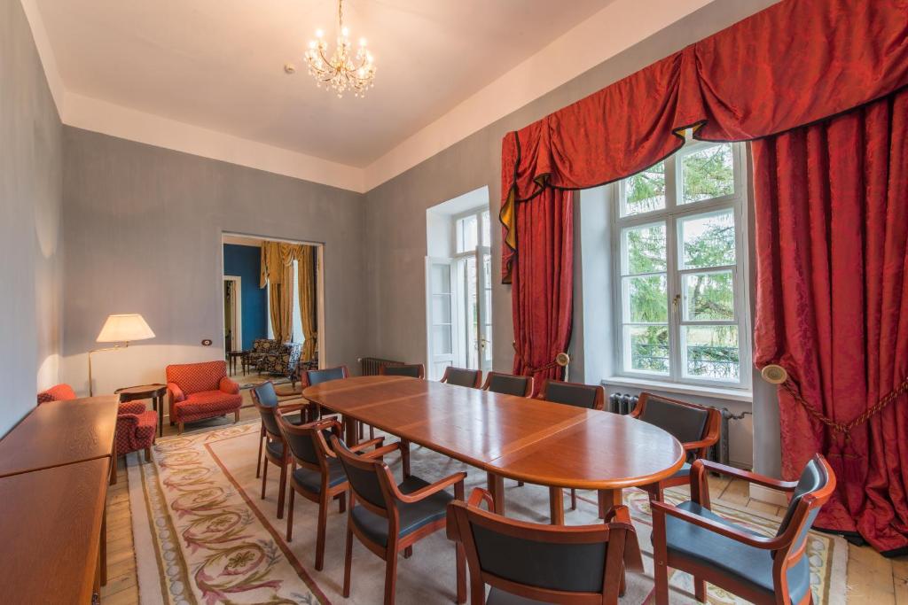 Posezení v ubytování Kernu Manor Hotel & SPA