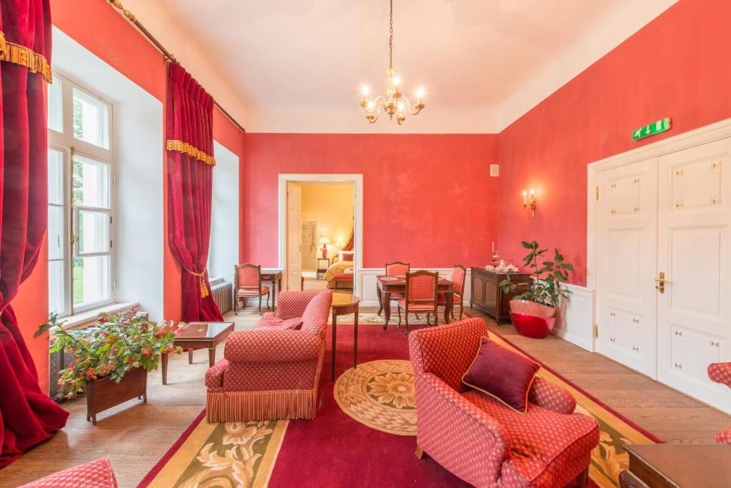 Posezení v ubytování Kernu Manor Hotel & SPA
