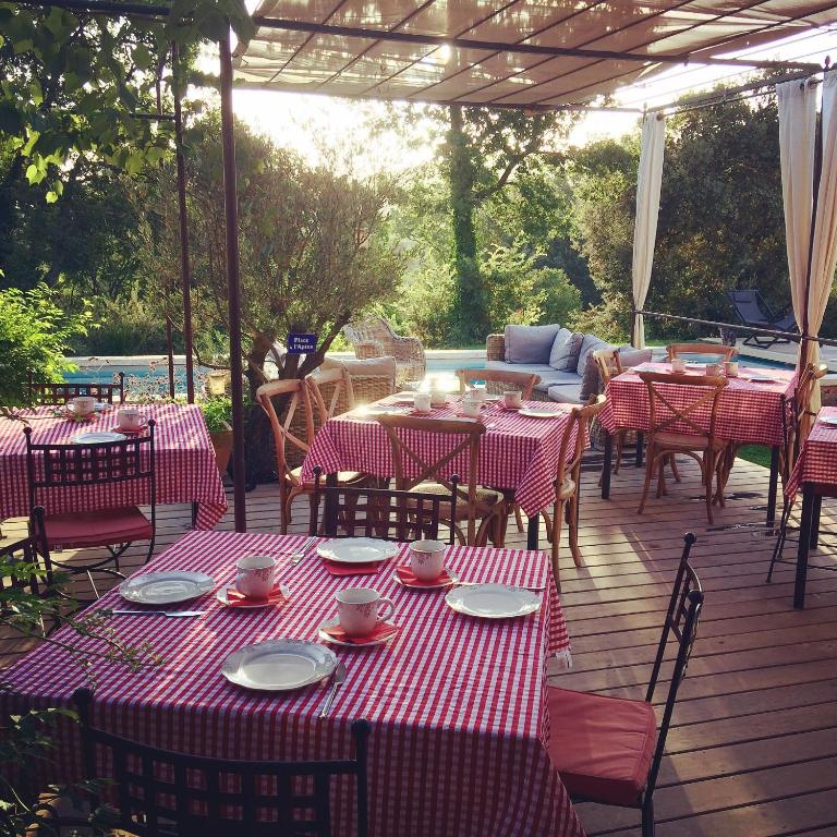 Restaurace v ubytování Une Sieste en Luberon