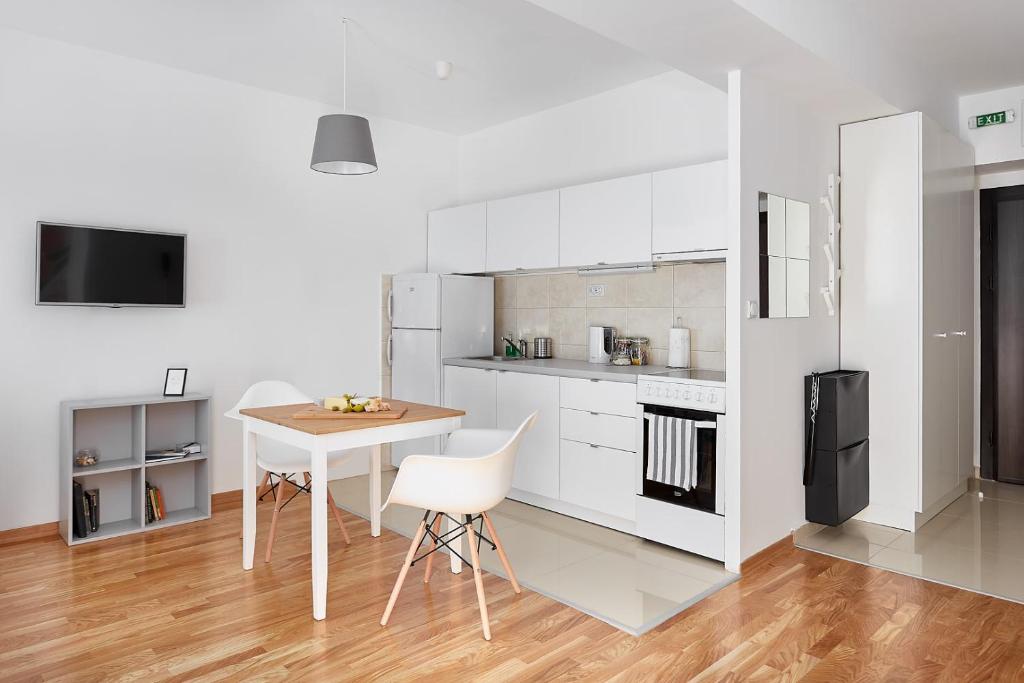 Moodeight Apartments - Studio Apartment With Balcony (2 Adults + 1 Child)