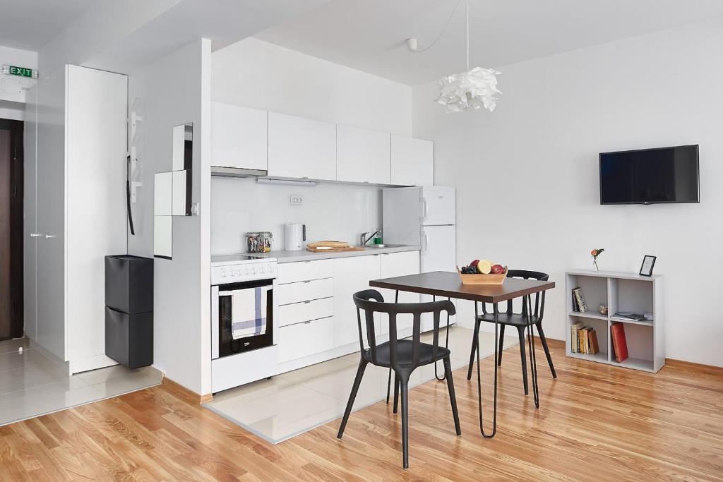 Moodeight Apartments - Studio Apartment With Balcony (2 Adults + 1 Child)