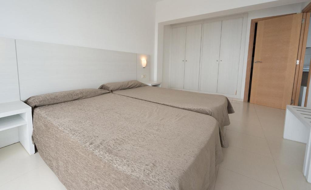 Apartamentos Embat - Apartment With Sea View