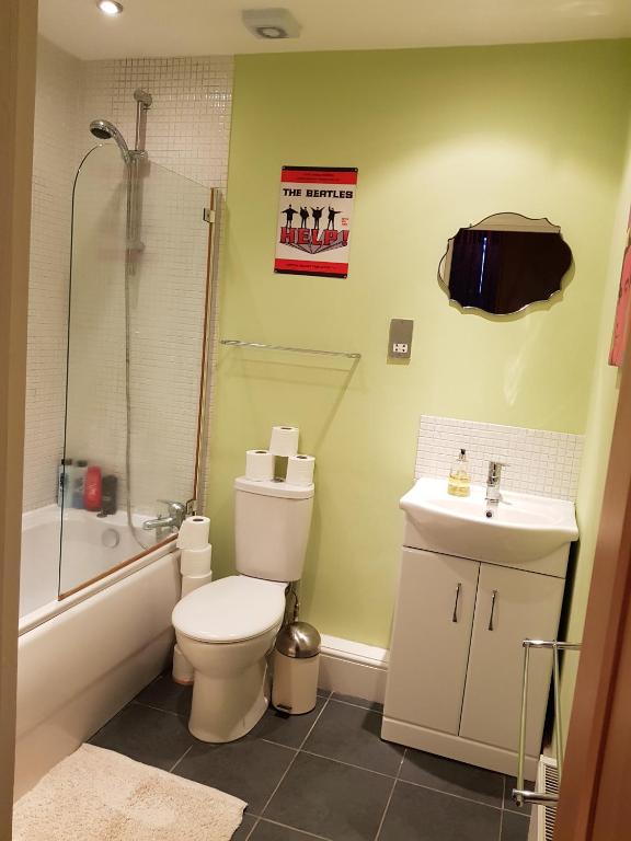 Twickenham Apartment