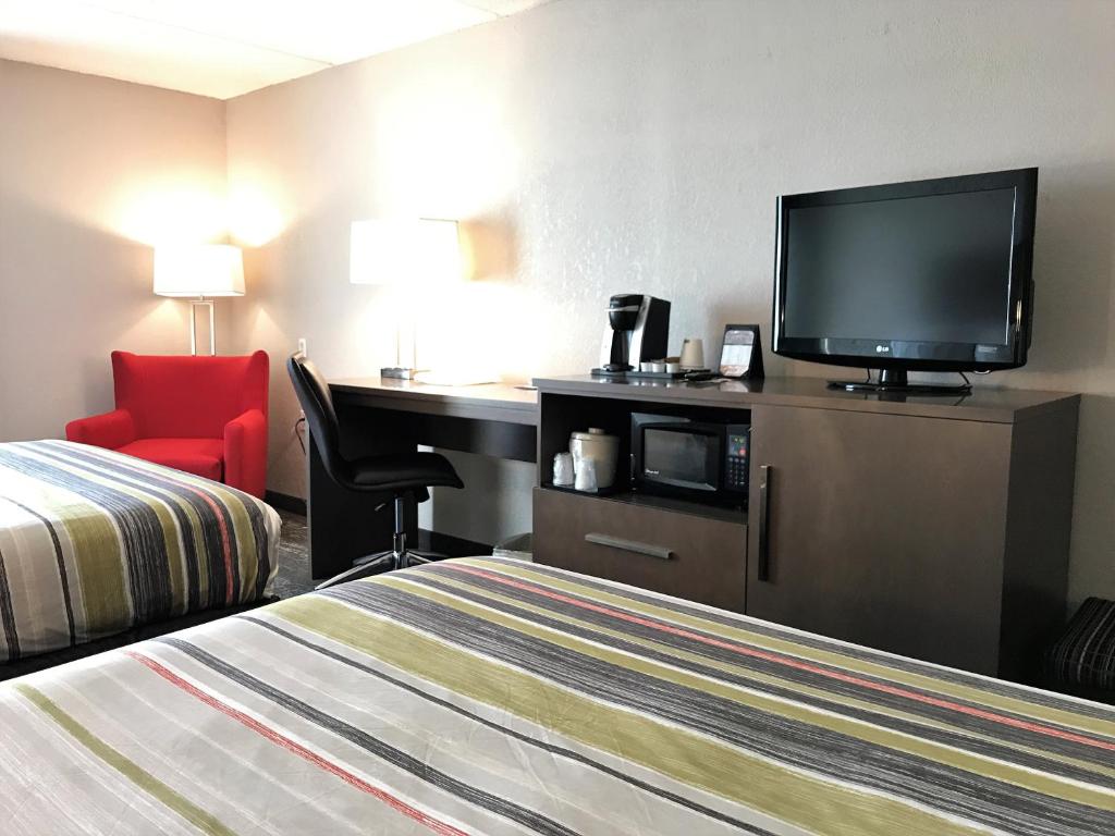 Country Inn & Suites by Radisson, Mt Pleasant-Racine West, WI photo