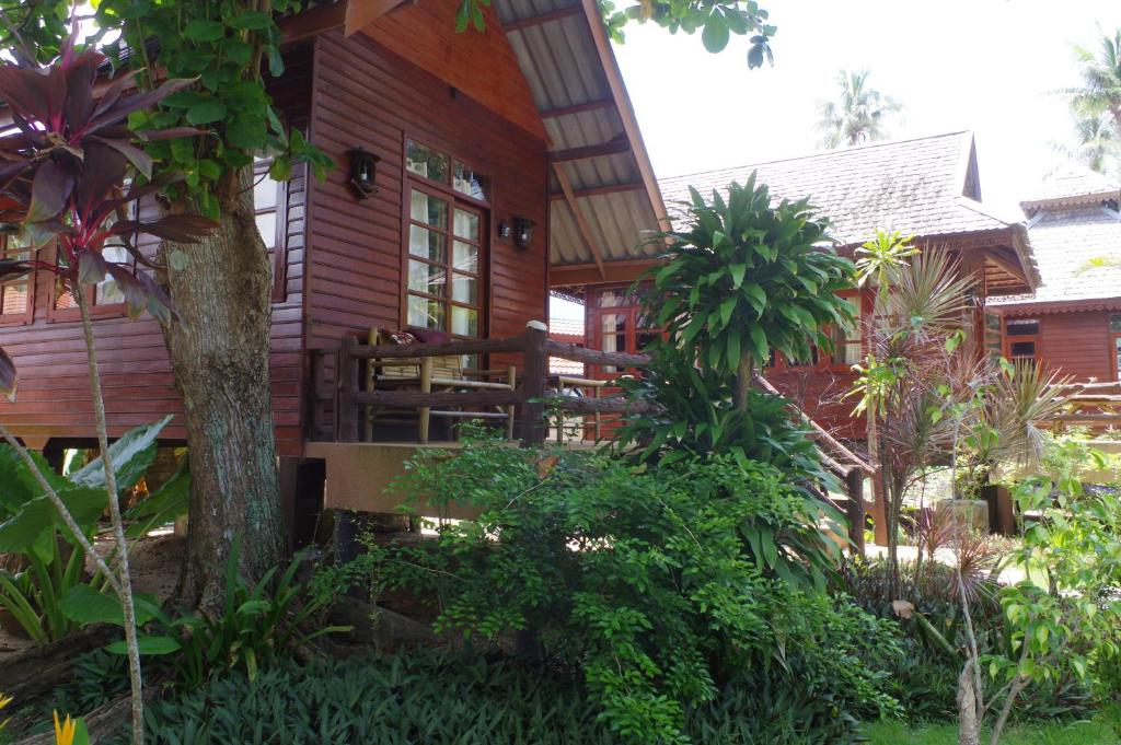 Thai House Beach Resort - 11