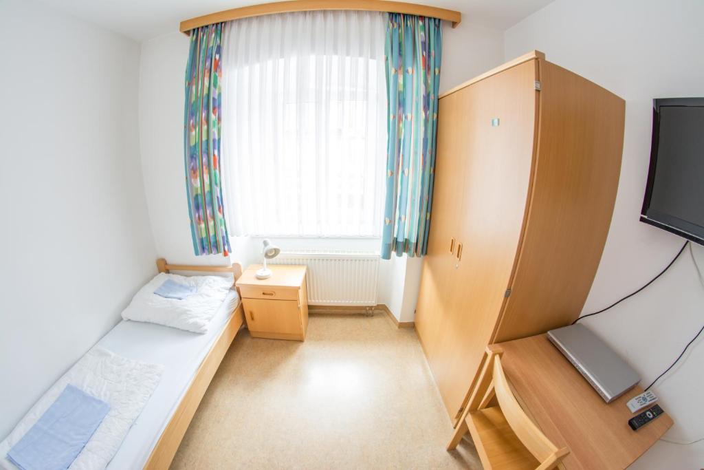 TV a/nebo společenská místnost v ubytování Jugendgästehaus Ulrichsberg