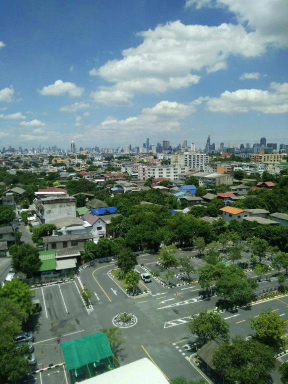 Nespecifikovaný výhled na destinaci Bangkok nebo výhled na město při pohledu z aparthotelu