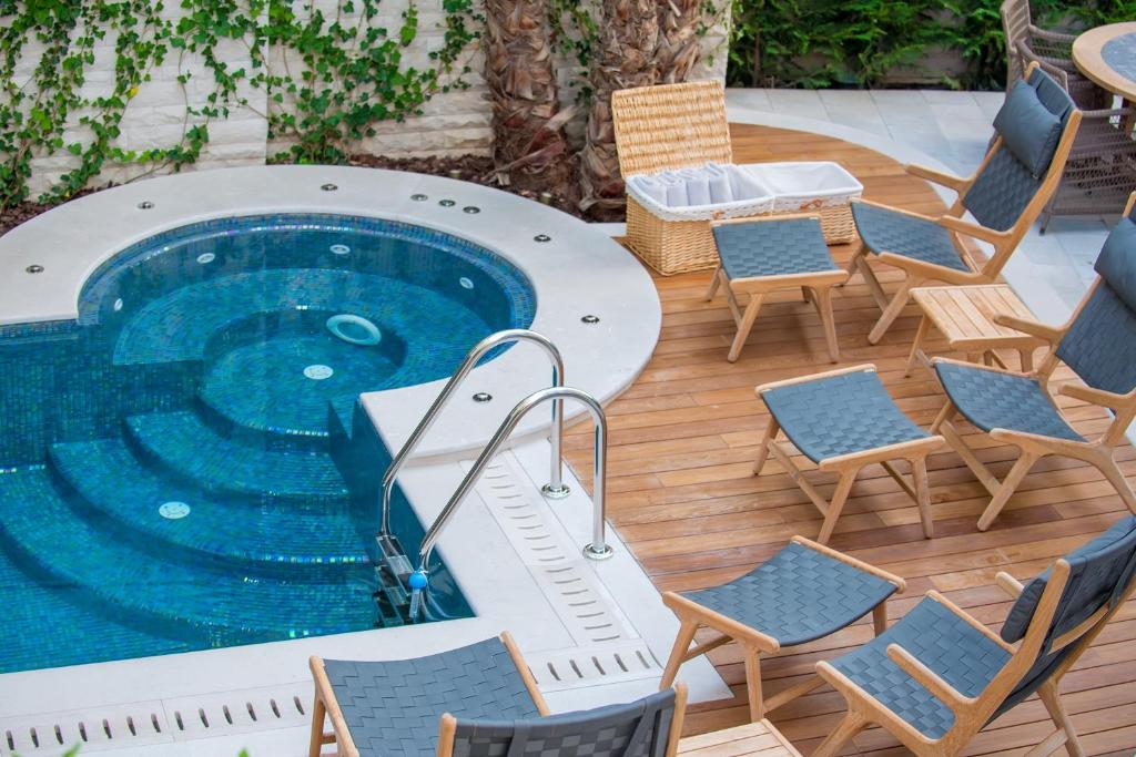 Bazén v ubytování Hotel Forza Terra nebo v jeho okolí
