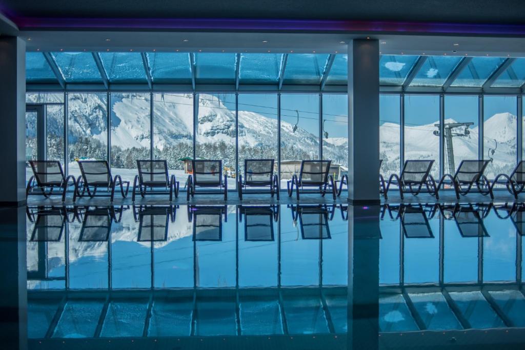 Nespecifikovaný výhled na hory nebo výhled na hory při pohledu z aparthotelu