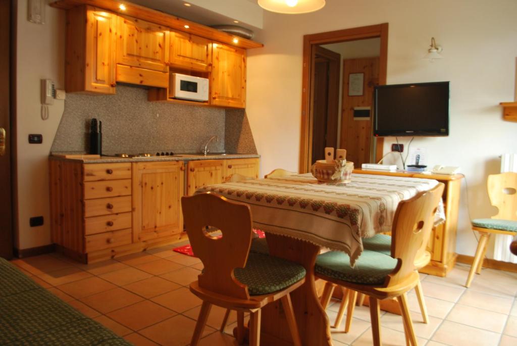 Kuchyň nebo kuchyňský kout v ubytování Residence Hotel K2