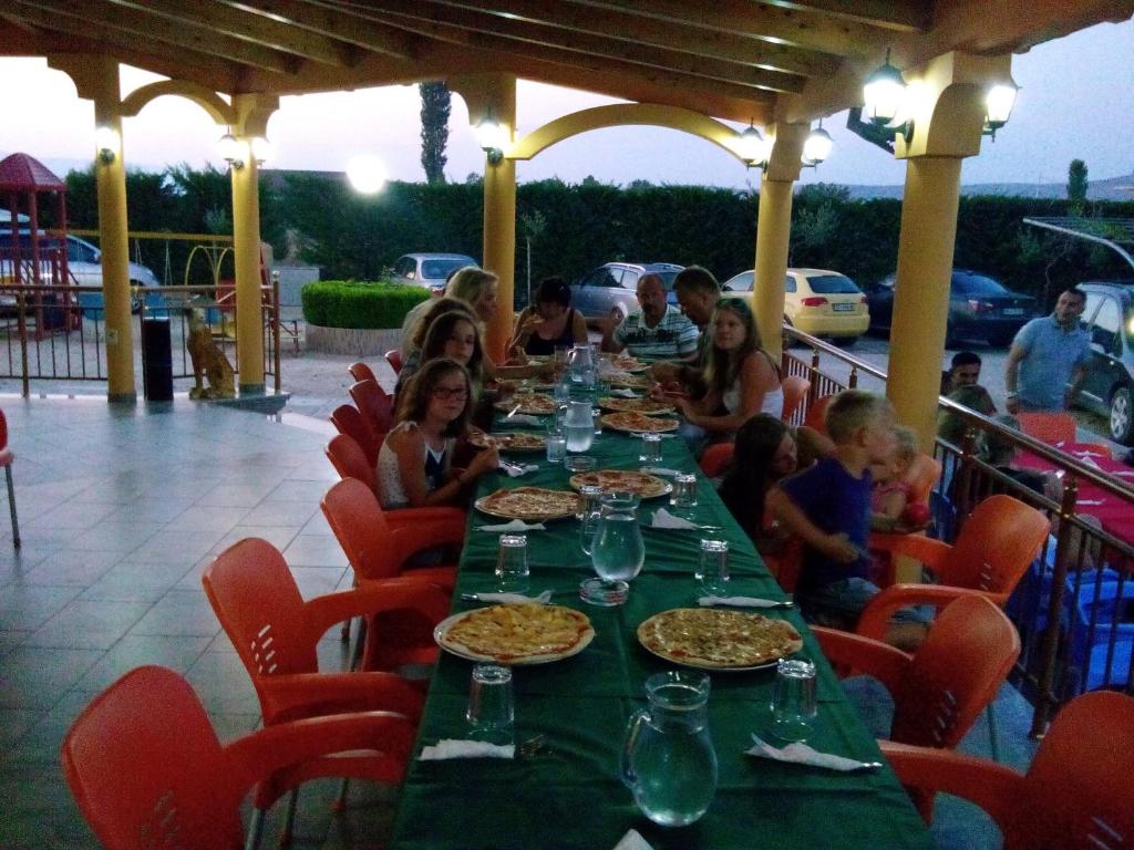 Restaurace v ubytování Hotel Restaurant Globi