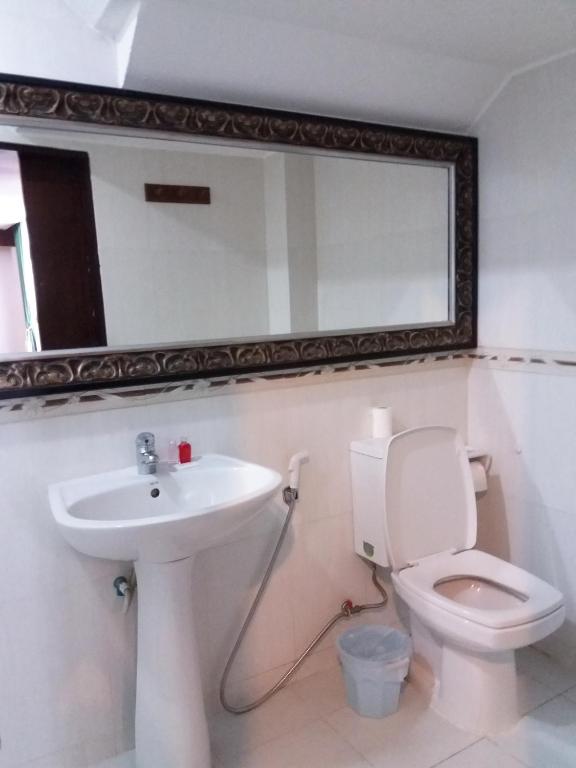 Koupelna v ubytování Nicha Suite Hua Hin Hotel