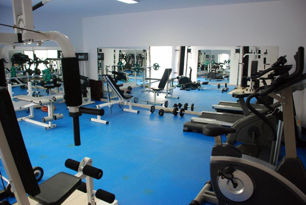 Fitness centrum a/nebo fitness zařízení v ubytování Elegant Lux Hotel