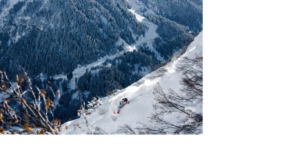 Hotel Kristall during the winter