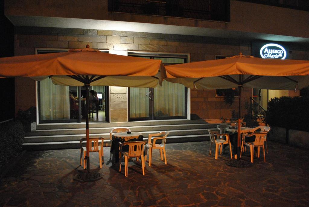 Restauracja lub miejsce do jedzenia w obiekcie Albergo "da Mario"