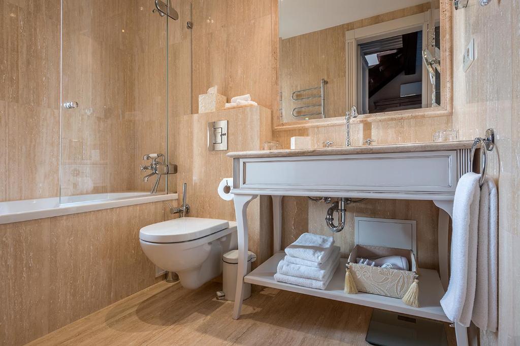 Koupelna v ubytování Hotel Pušų paunksnėje