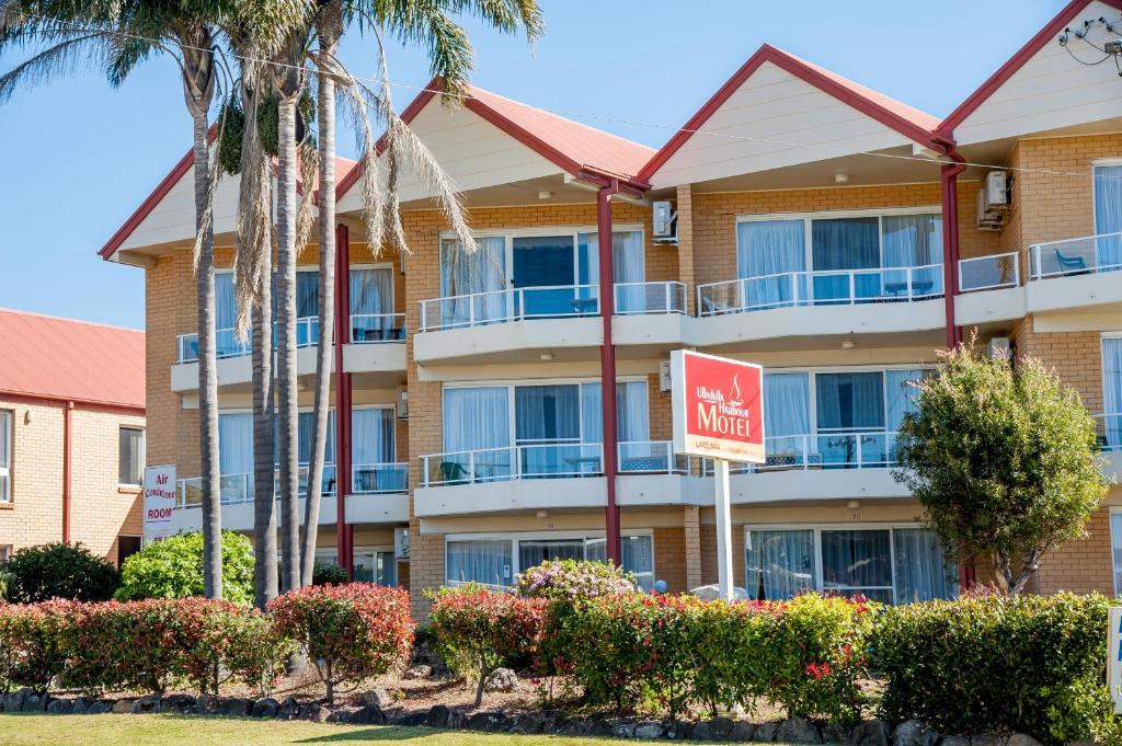 a hotel with a no entry sign in front of it at Ulladulla Harbour Motel in Ulladulla