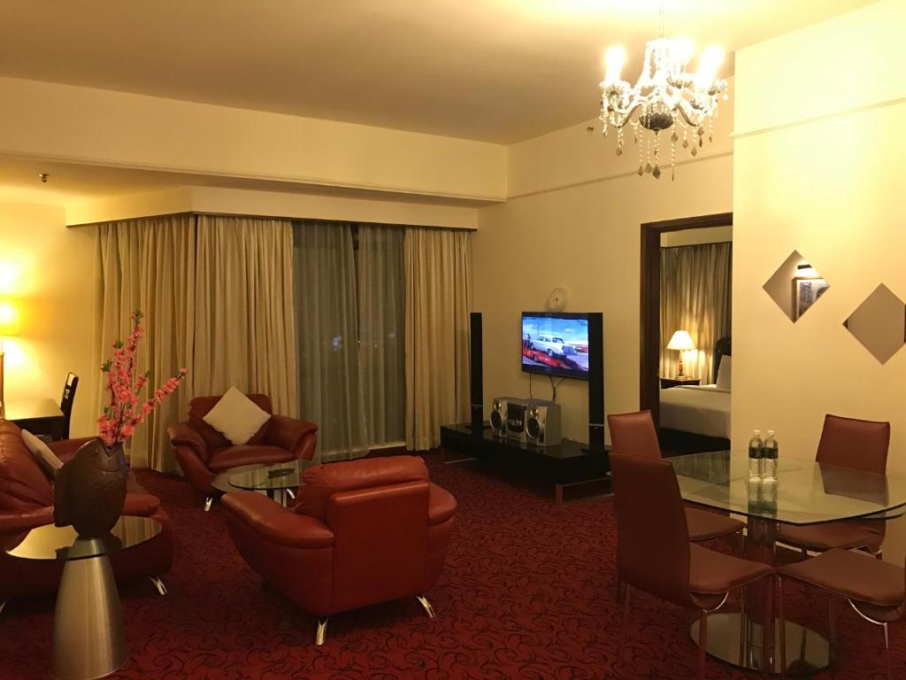 KL Bintang Suites @ Times Square - Premier Two-Bedroom Family Suite