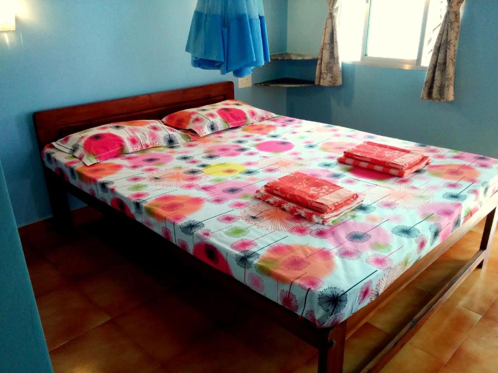 Letto o letti in una camera di Avalon Inn