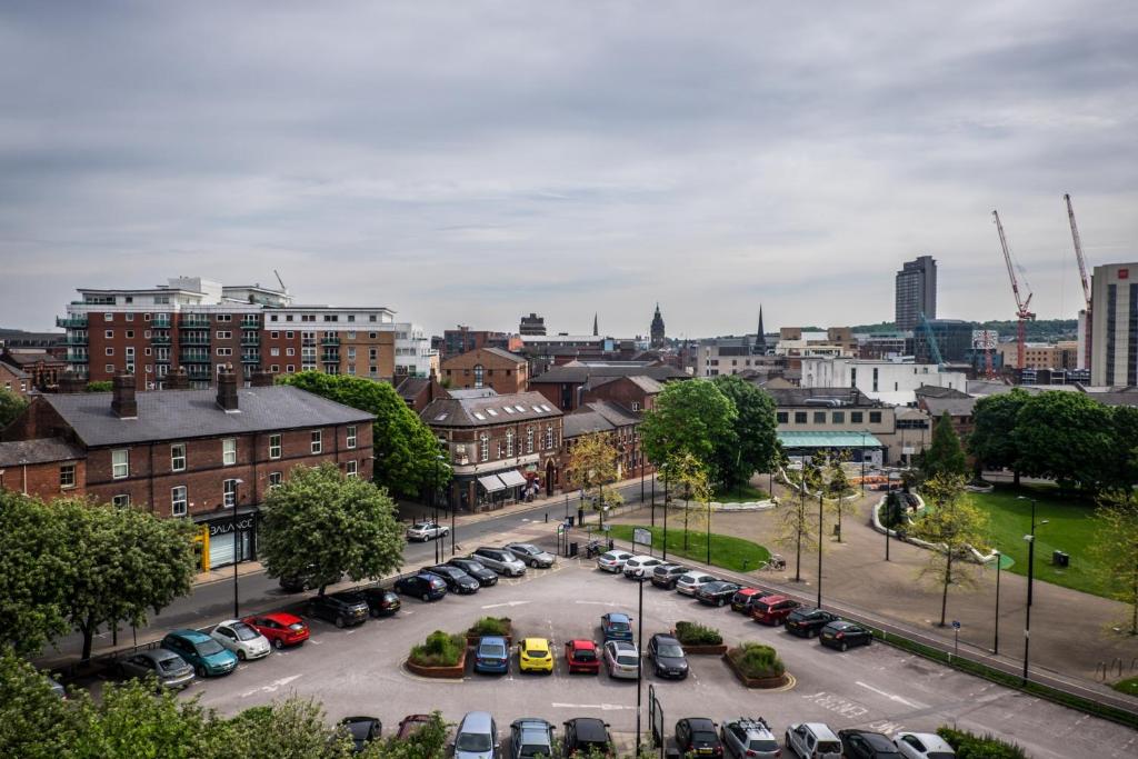 Nespecifikovaný výhled na destinaci Sheffield nebo výhled na město při pohledu z apartmánu