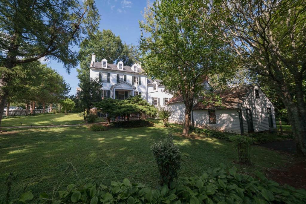 Chilton House Suites - Housity