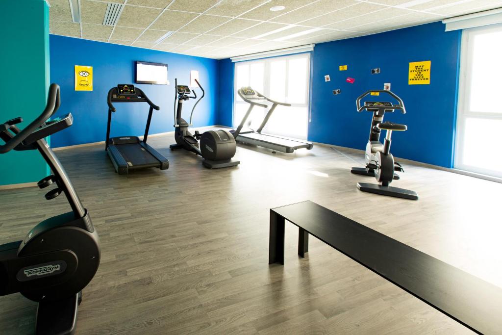Fitness centrum a/nebo fitness zařízení v ubytování The Social Hub Paris La Défense