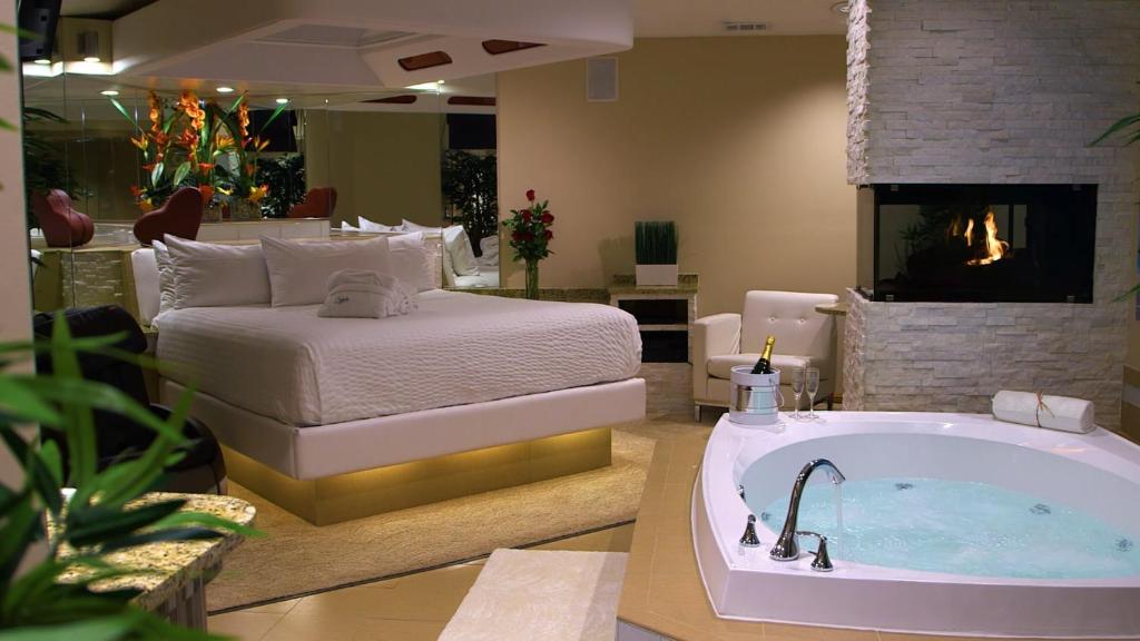 FrankfortにあるSybaris Pool Suites Frankfort - Adults Onlyのギャラリーの写真