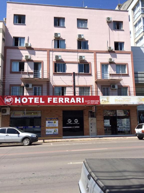  Hotel Ferrari