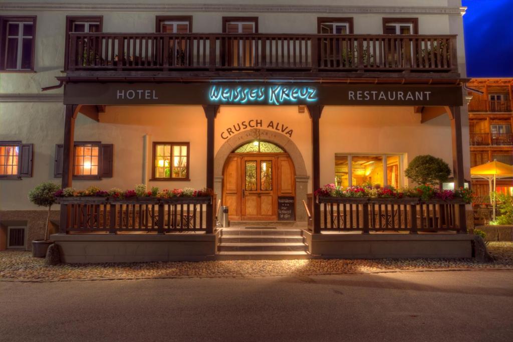 Exteriér nebo vchod ubytování Hotel Weisses Kreuz Bergün