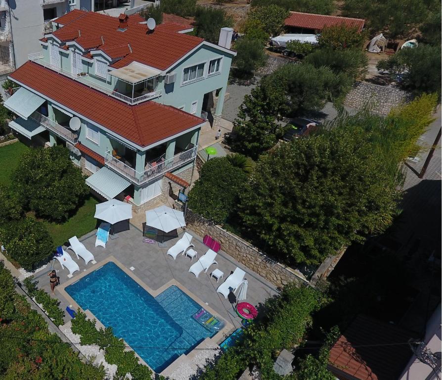 Bazén v ubytování Apartments Dubravka nebo v jeho okolí